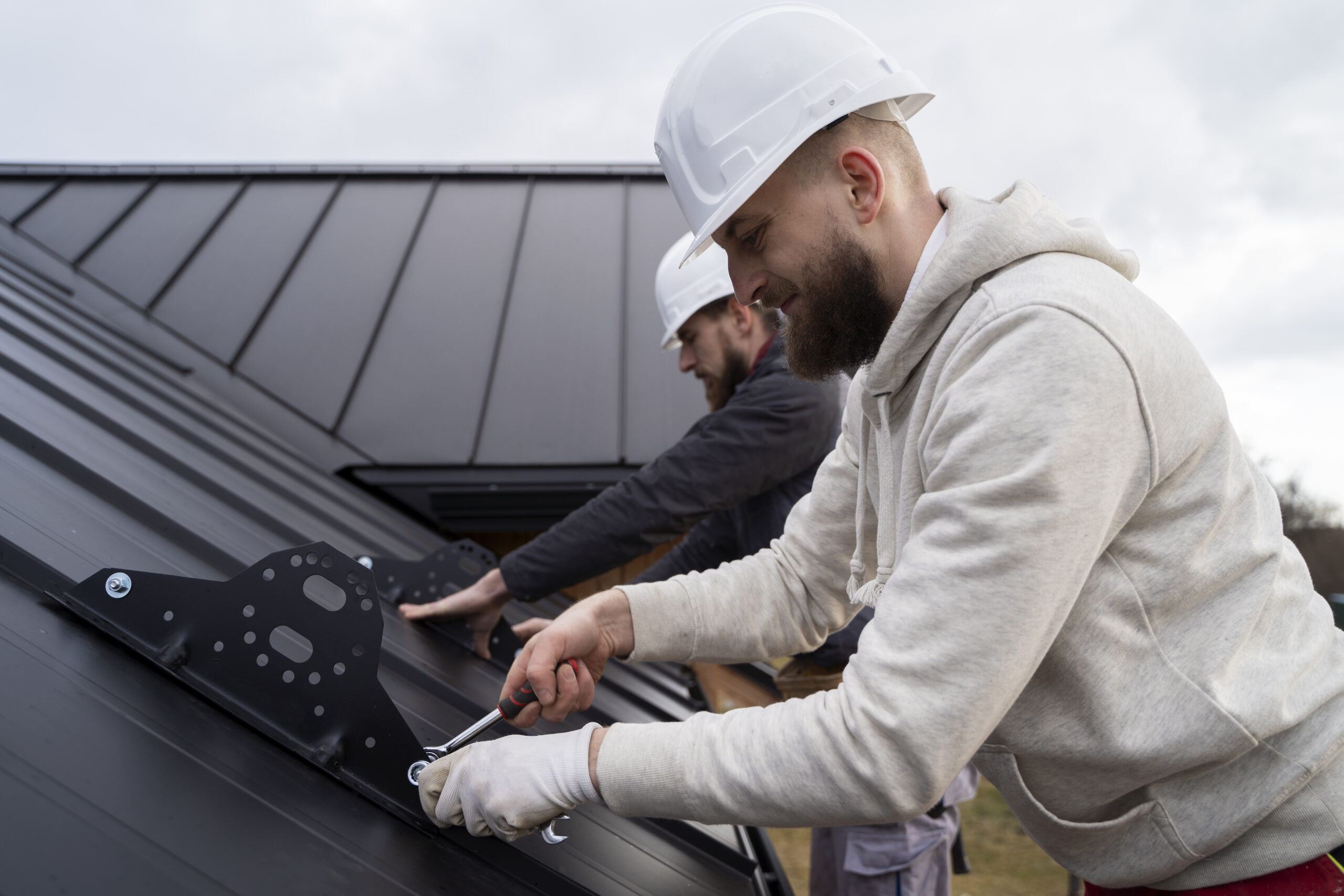 12 Tips to Replacing Your Industrial Roofing the Right Way On Any Budget